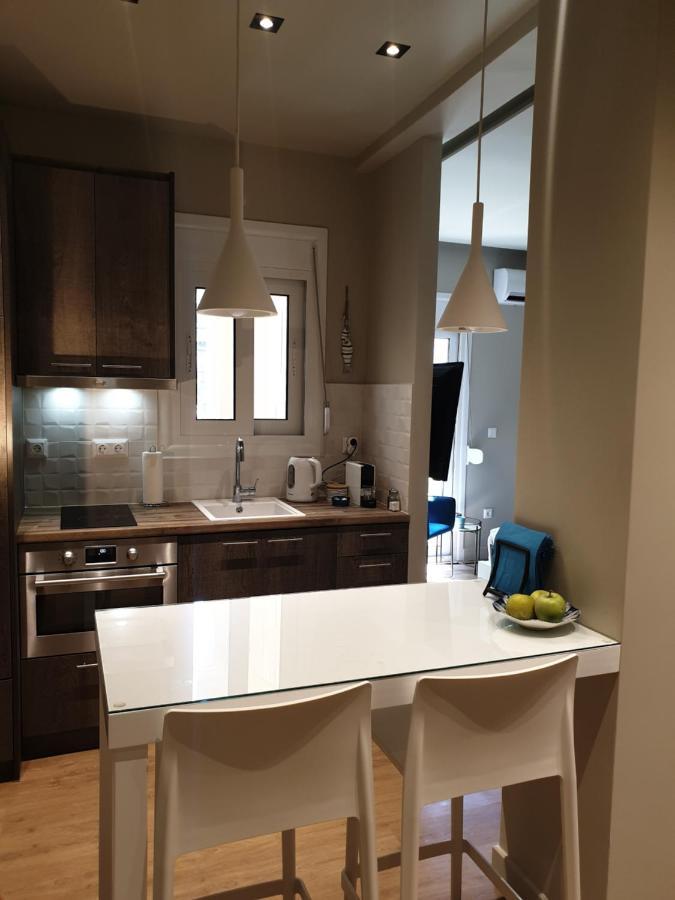 Apartament Renovated Studio With Roof Garden Access, 15 M Walk To Acropolis Ateny Zewnętrze zdjęcie
